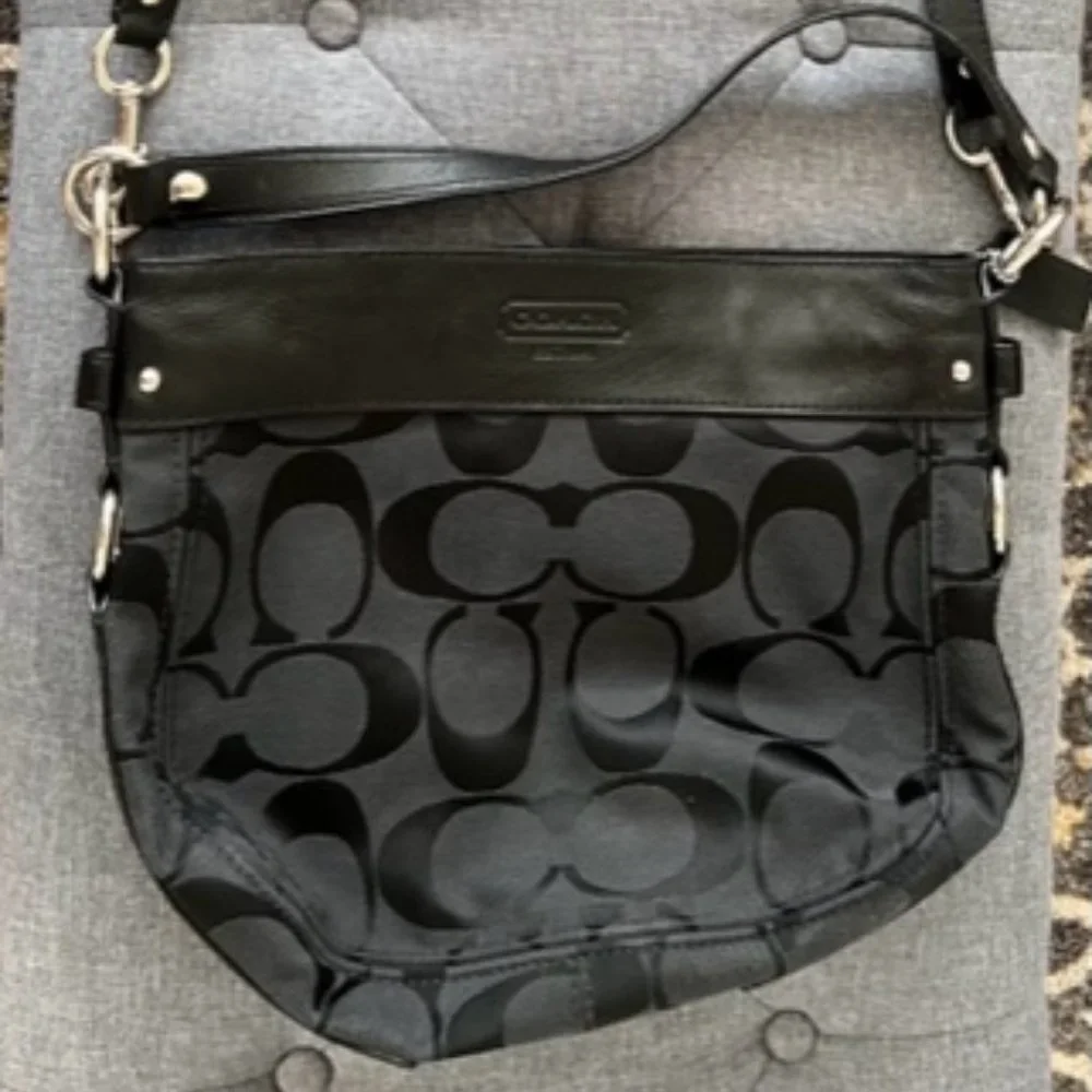 Coach Bag - Picture 1 of 3
